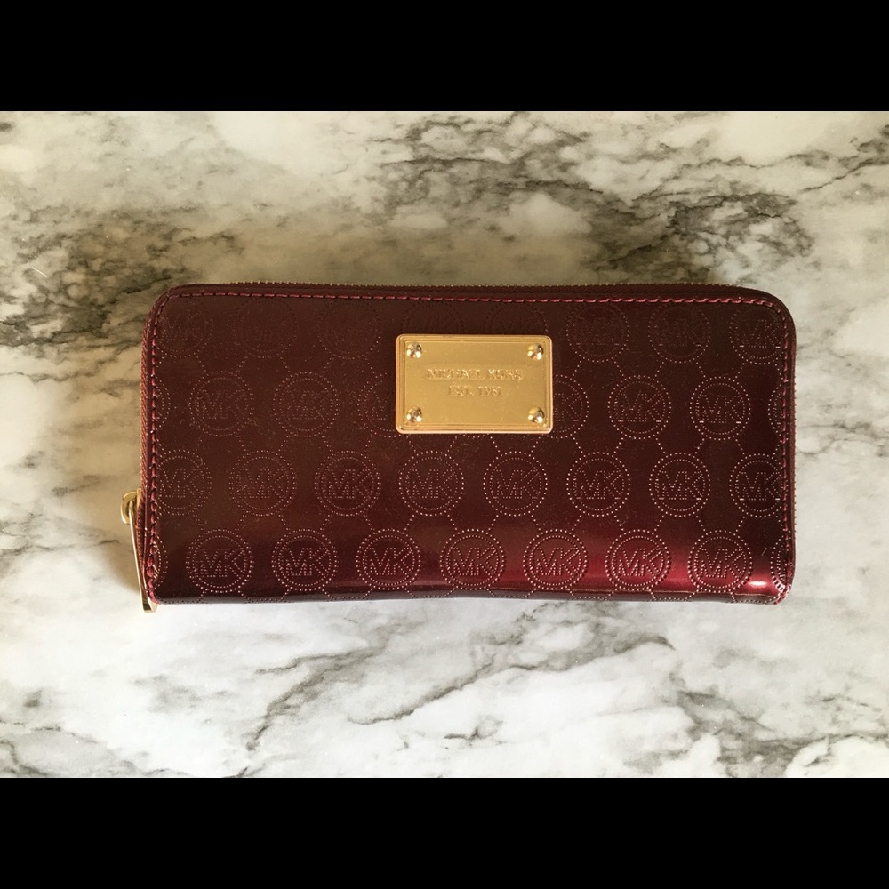 Micheal Kors Burgundy Wallet